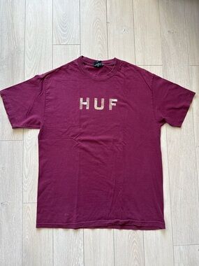 HUF Vintage Maroon Short Sleeve Tee with Camo Logo Men’s Size Large
